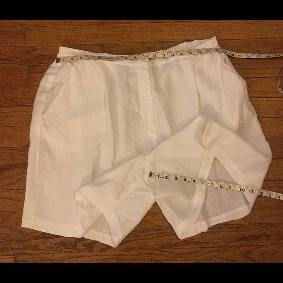 Saks Fifth Avenue White Linen Shorts, Size 18 - Picture 2 of 5